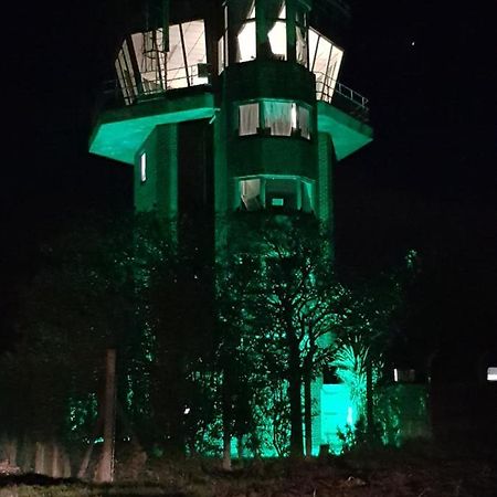 ボストンThe Towerアパートメント エクステリア 写真